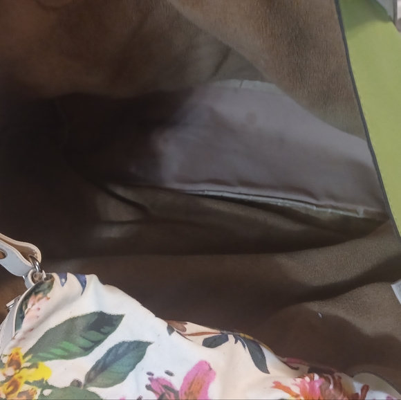 4/$80 Large Green Tote Bag With Removable Floral Insert - Picture 5 of 11
